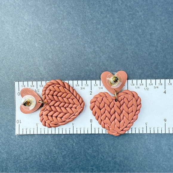 Heart-Shaped Clay Braided Earrings in Sandstone Pink - Picture 4 of 7